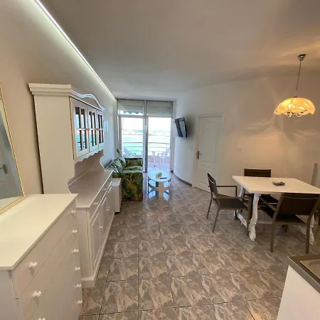 Cristianmar Apartman *